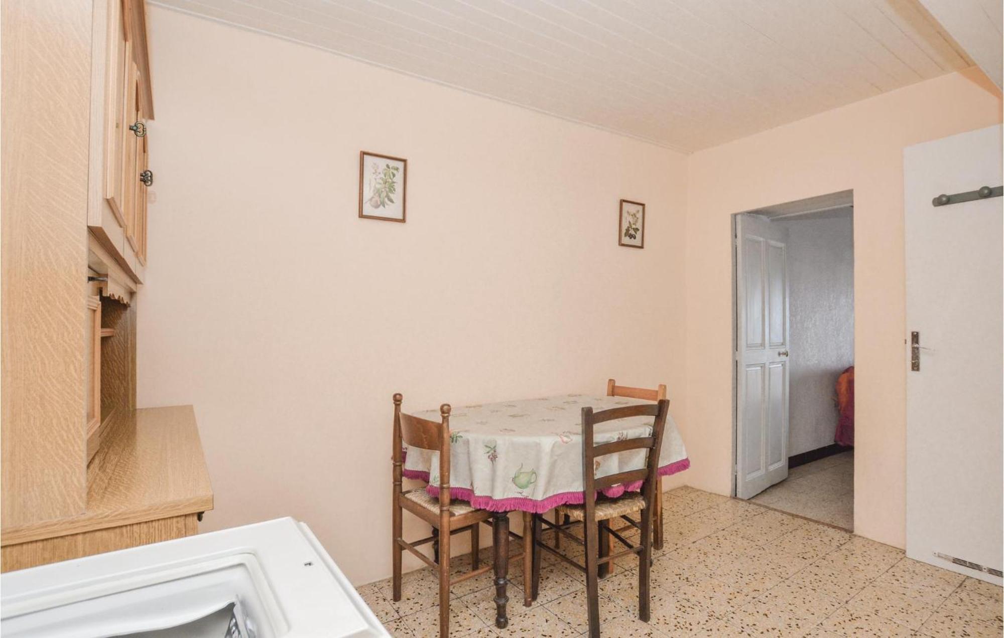Lovely Apartment In Pietranera With Wifi ภายนอก รูปภาพ