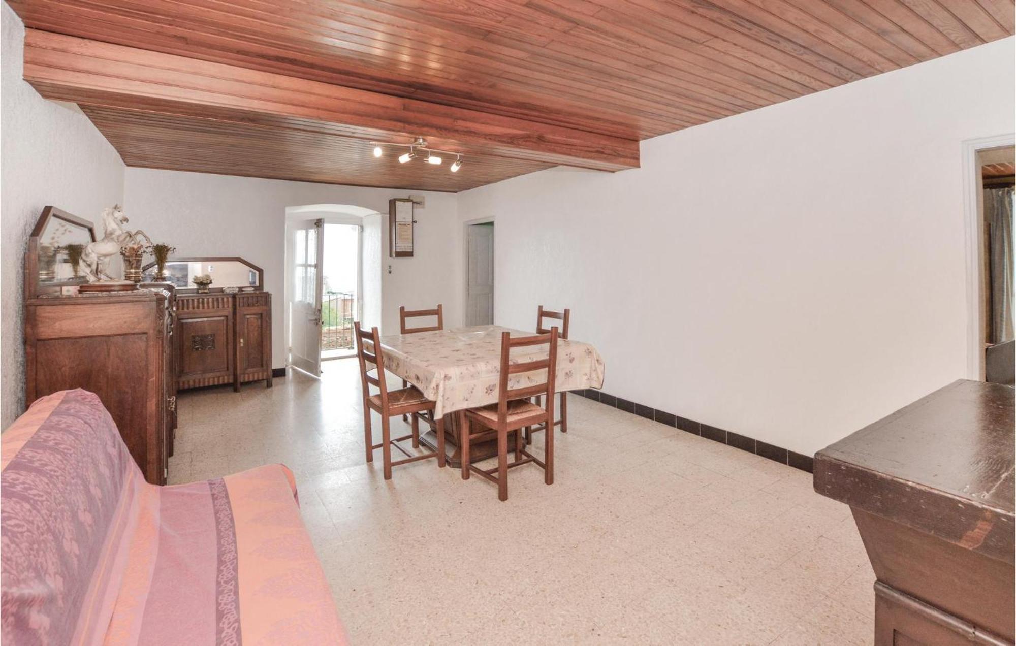 Lovely Apartment In Pietranera With Wifi ภายนอก รูปภาพ